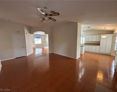 2109 Cedar Hills Street - Photo Thumbnail 6