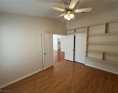 2109 Cedar Hills Street - Photo Thumbnail 4