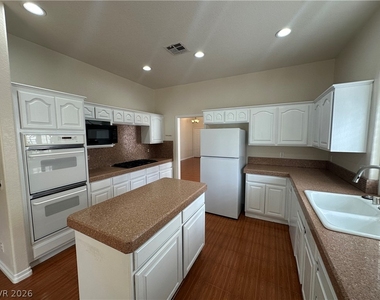 2109 Cedar Hills Street - Photo Thumbnail 8