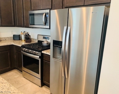 2637 Marvel Astoria Street - Photo Thumbnail 13