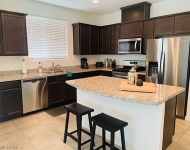 2637 Marvel Astoria Street - Photo Thumbnail 12