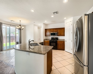 3412 Osiana Avenue - Photo Thumbnail 5
