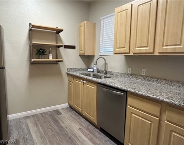 6955 N Durango Drive - Photo Thumbnail 8