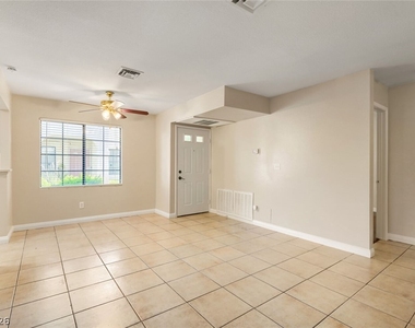 4860 Nara Vista Way - Photo Thumbnail 3