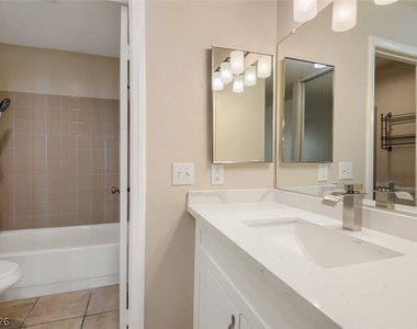 4860 Nara Vista Way - Photo Thumbnail 18
