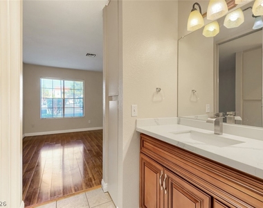 4860 Nara Vista Way - Photo Thumbnail 17