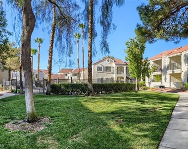 4860 Nara Vista Way - Photo Thumbnail 23