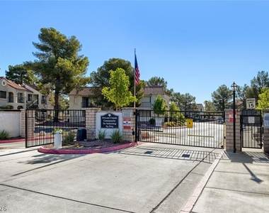 4860 Nara Vista Way - Photo Thumbnail 27