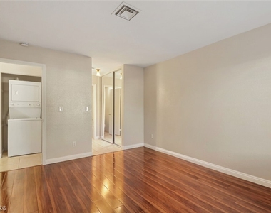 4860 Nara Vista Way - Photo Thumbnail 13