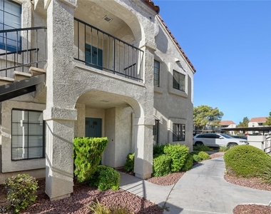 4860 Nara Vista Way - Photo Thumbnail 2