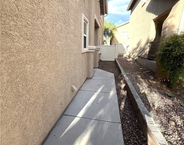 7366 Lagoon Blue Street - Photo Thumbnail 2