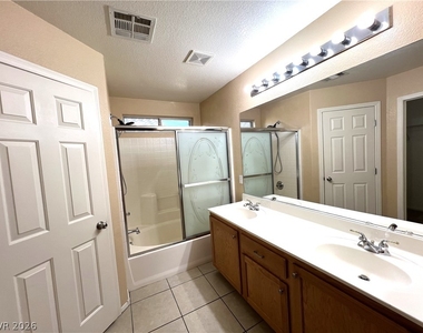 7366 Lagoon Blue Street - Photo Thumbnail 27