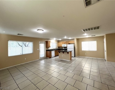 7366 Lagoon Blue Street - Photo Thumbnail 4