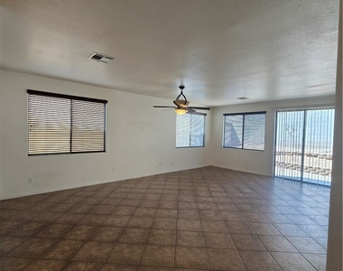 9164 Craven Avenue - Photo Thumbnail 4