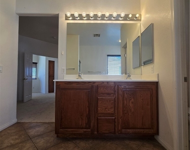 9164 Craven Avenue - Photo Thumbnail 25