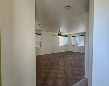 9164 Craven Avenue - Photo Thumbnail 3