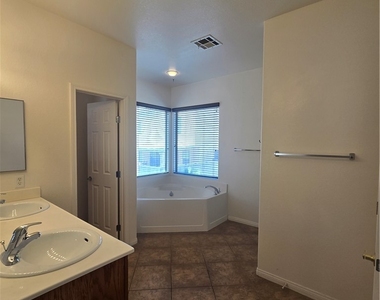 9164 Craven Avenue - Photo Thumbnail 21