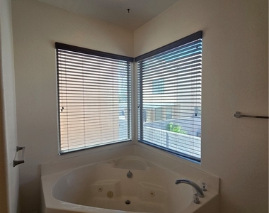 9164 Craven Avenue - Photo Thumbnail 22