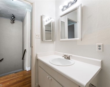 7084 Burcot Avenue - Photo Thumbnail 21