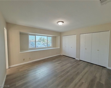 204 Breeze Street - Photo Thumbnail 18