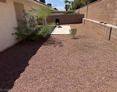 3509 Judah Way - Photo Thumbnail 22