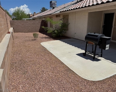3509 Judah Way - Photo Thumbnail 21