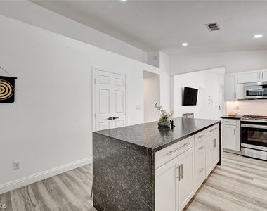 8127 Chambersberg Street - Photo Thumbnail 7