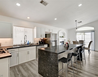 8127 Chambersberg Street - Photo Thumbnail 5