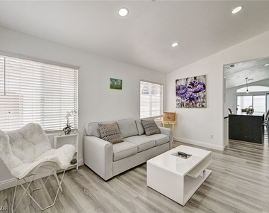 8127 Chambersberg Street - Photo Thumbnail 2