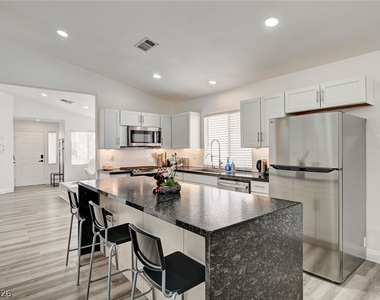 8127 Chambersberg Street - Photo Thumbnail 6