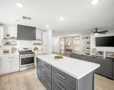8509 Wildheart Ranch Street - Photo Thumbnail 10