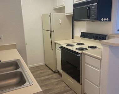 5271 Lindell Road - Photo Thumbnail 3