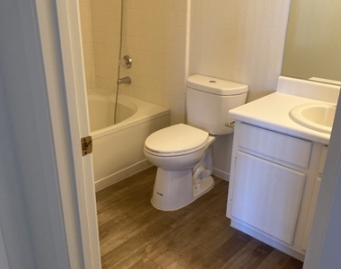 5271 Lindell Road - Photo Thumbnail 8