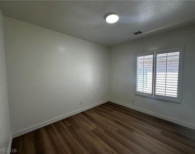 10912 Golden Birch Place - Photo Thumbnail 10