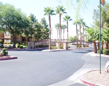 5055 W Hacienda Avenue - Photo Thumbnail 10