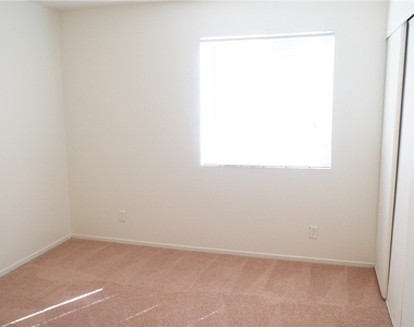 2705 Cheshire Court - Photo Thumbnail 13