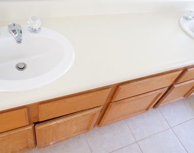 2705 Cheshire Court - Photo Thumbnail 8