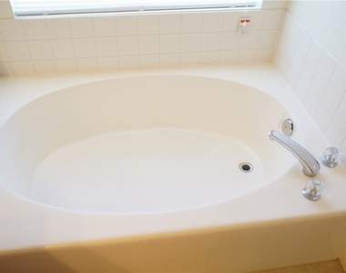 2705 Cheshire Court - Photo Thumbnail 9