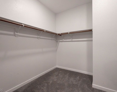 11620 Desert Hollow Avenue - Photo Thumbnail 39