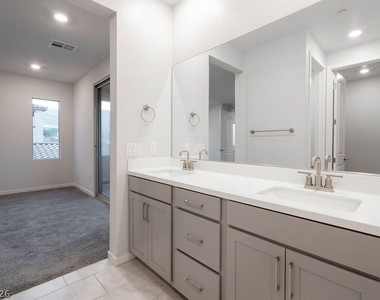 11620 Desert Hollow Avenue - Photo Thumbnail 36