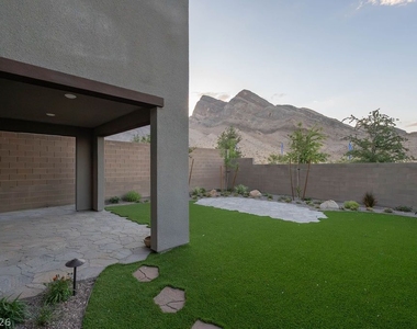11620 Desert Hollow Avenue - Photo Thumbnail 45