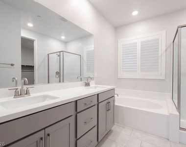 11620 Desert Hollow Avenue - Photo Thumbnail 37