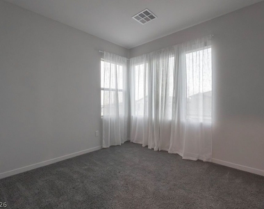 11620 Desert Hollow Avenue - Photo Thumbnail 24
