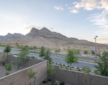 11620 Desert Hollow Avenue - Photo Thumbnail 42