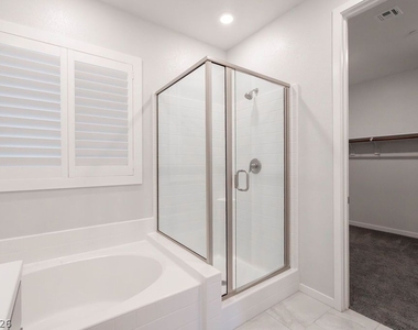 11620 Desert Hollow Avenue - Photo Thumbnail 38
