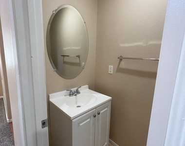5680 Woods Crossing Street - Photo Thumbnail 2