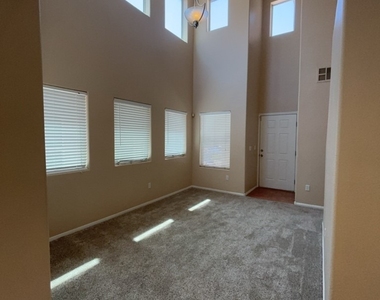 5680 Woods Crossing Street - Photo Thumbnail 12