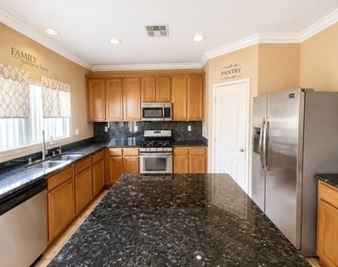 11577 Autunno Street - Photo Thumbnail 3