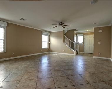715 Shadwell Street - Photo Thumbnail 6