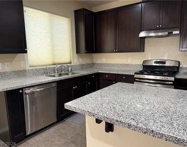 6721 Chambers Lake Court - Photo Thumbnail 11